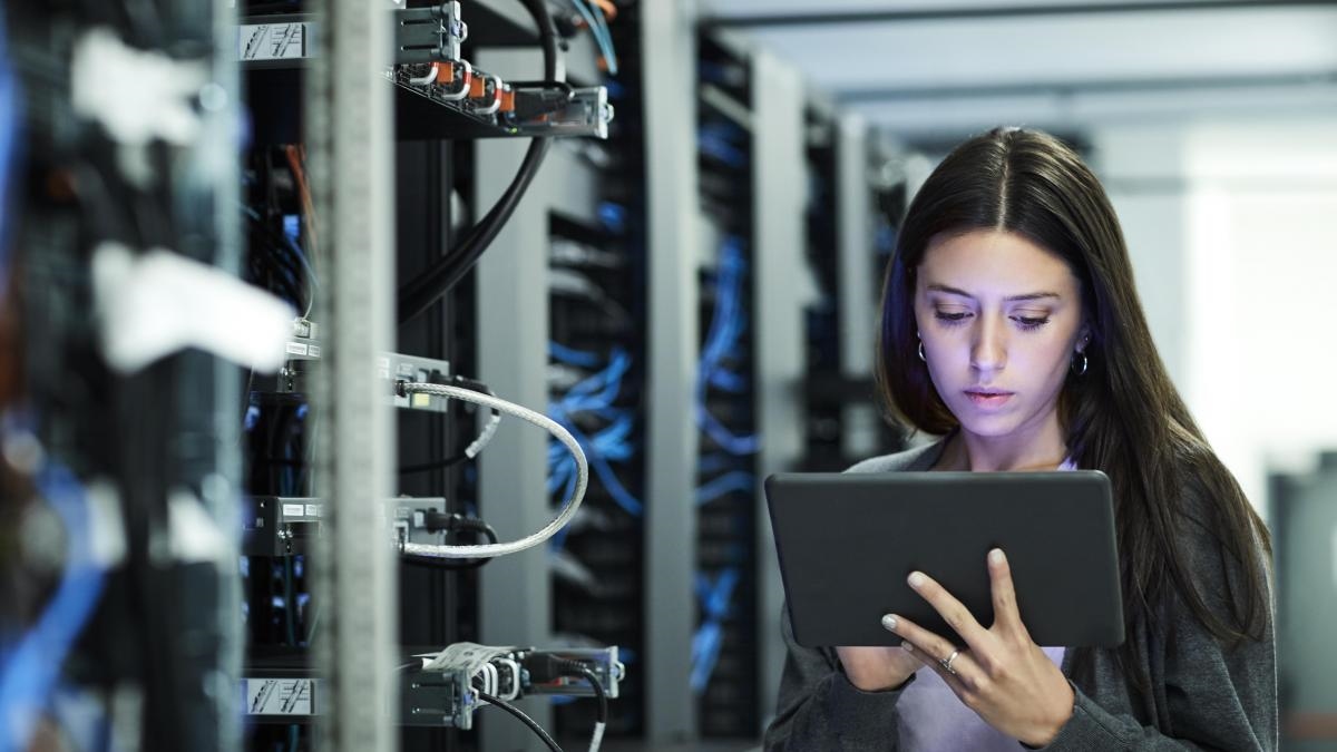 La propuesta comparte una base academica con Ingenieria Electronica pero tambien ofrece una formacion solida en dos areas clave: el procesamiento de senales y el diseno de hardware y software